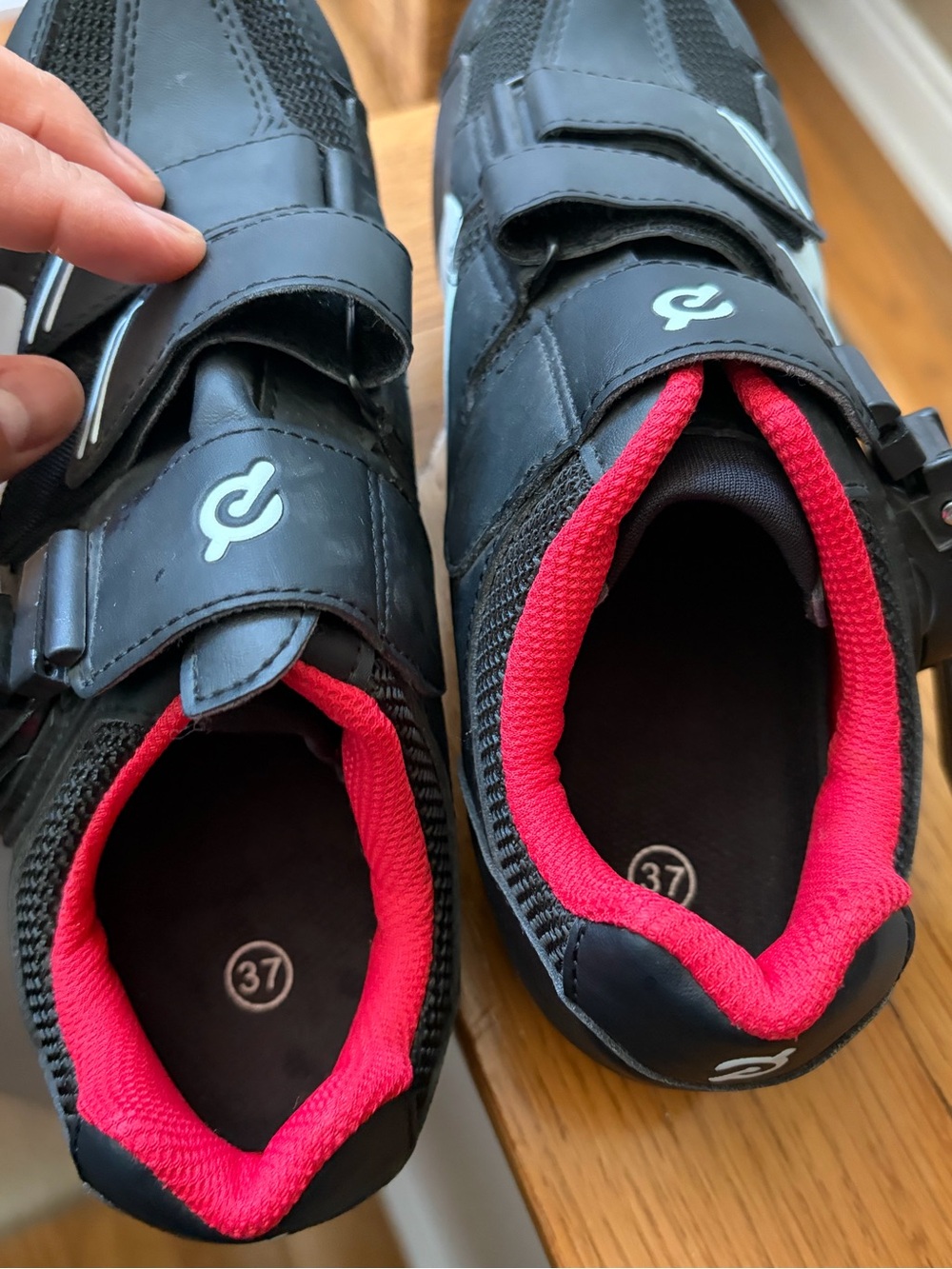 Women’s Peloton Cycling Shoes - Picture 6 of 6